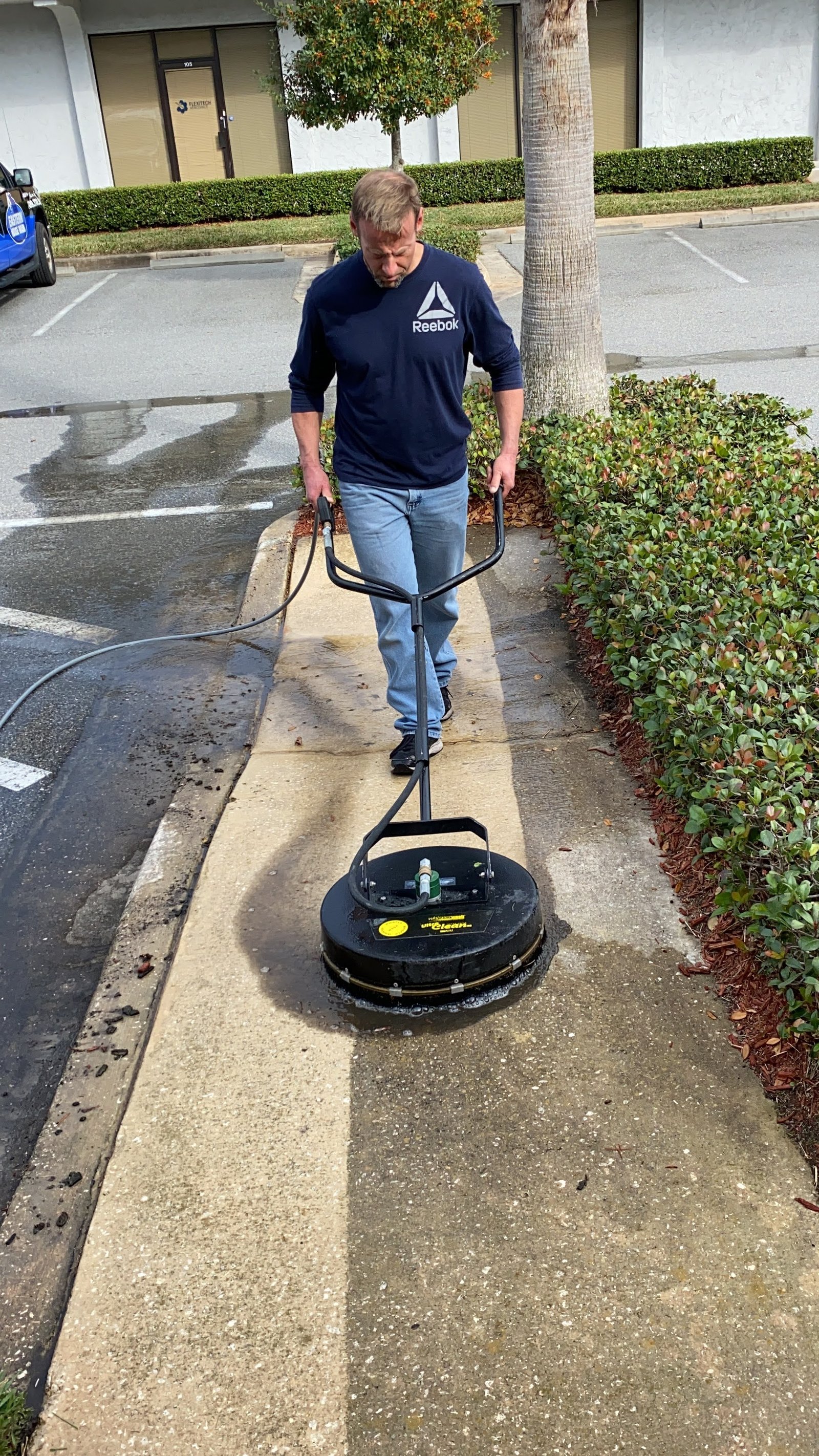 Commercial storefront and sidewalk pressure washing Bay Area